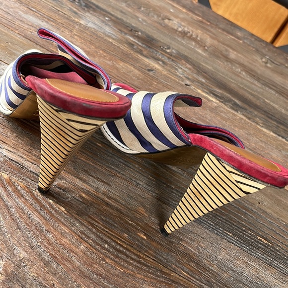 Fendi striped canvas and red suede heeled sandal Size 40 w/COA - Picture 4 of 11